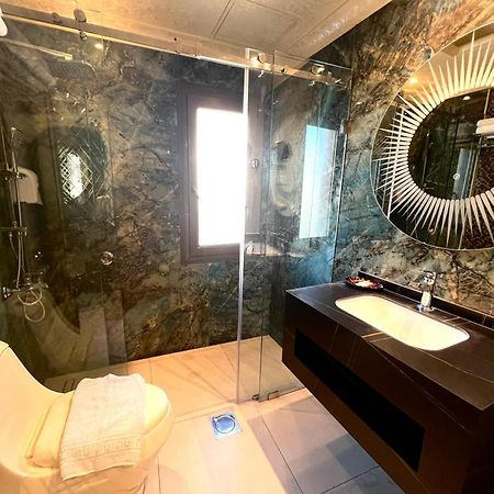 Q Hotel Бейрут Экстерьер фото