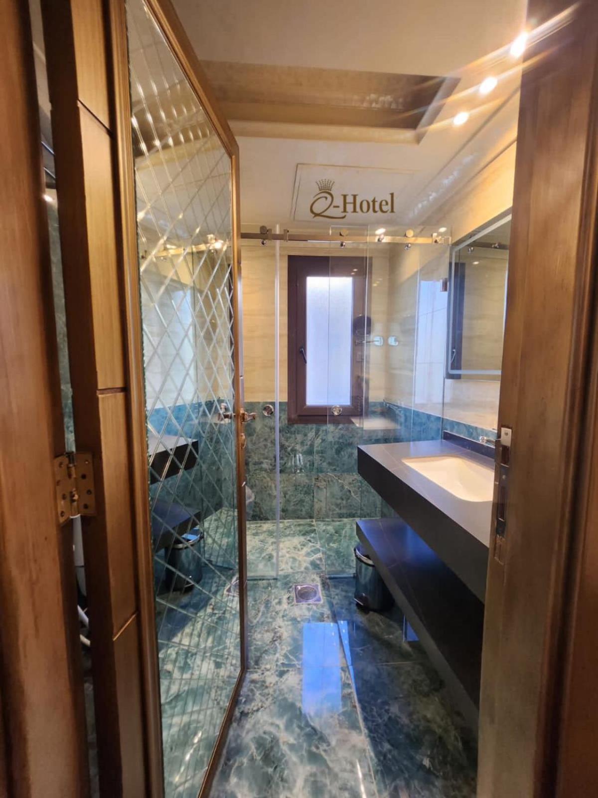 Q Hotel Бейрут Экстерьер фото