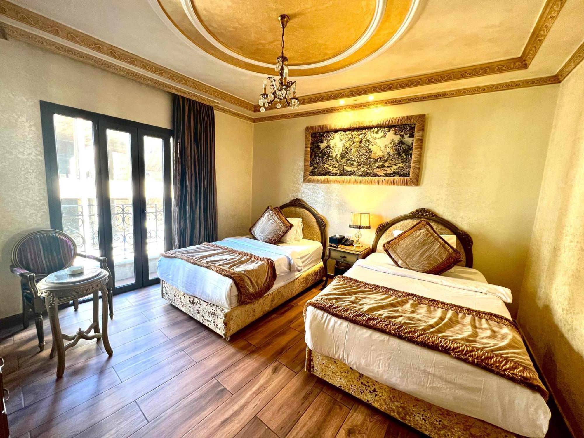 Q Hotel Бейрут Экстерьер фото